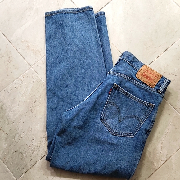 Levi's 550 relaxed fit jeans in great condition! 33×32 - Picture 3 of 6